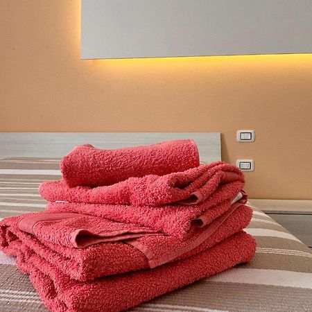 Casa Daura - Your Comfortable Apartment In Bologna - Parking Exterior photo