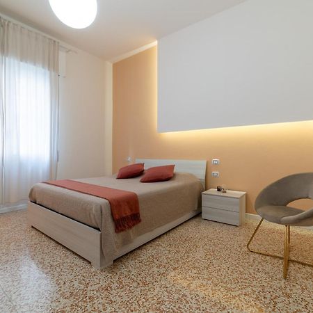 Casa Daura - Your Comfortable Apartment In Bologna - Parking Exterior photo