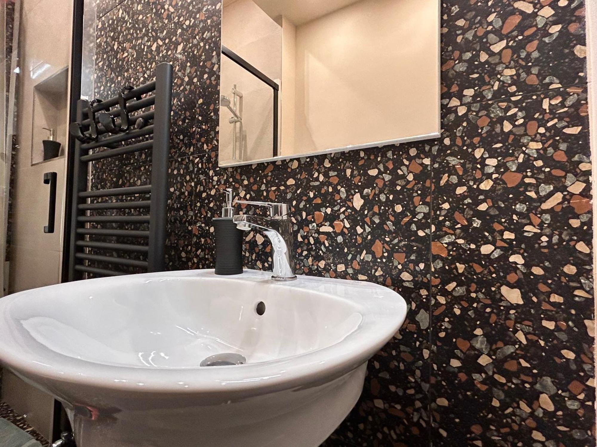 Casa Daura - Your Comfortable Apartment In Bologna - Parking Exterior photo