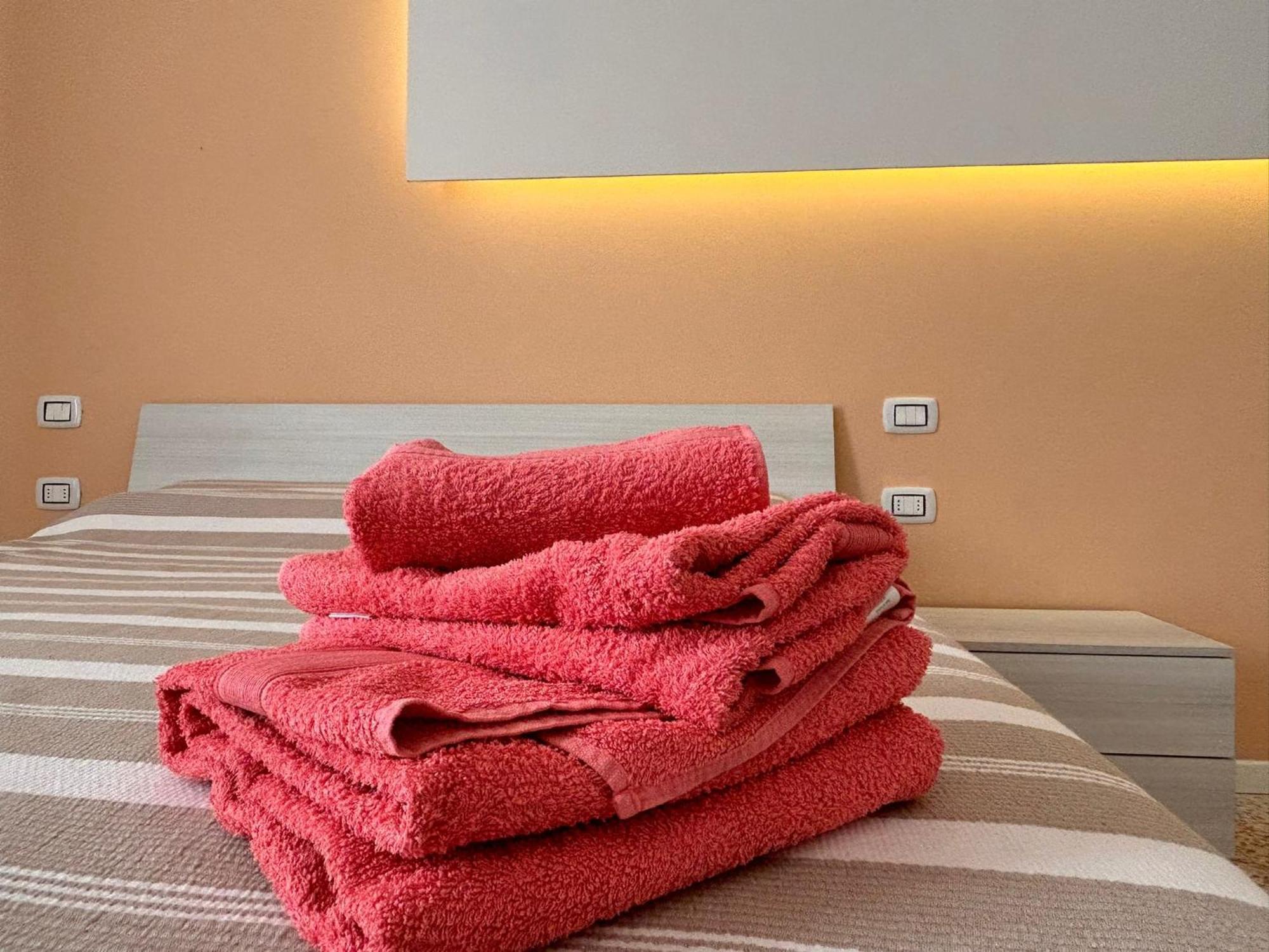Casa Daura - Your Comfortable Apartment In Bologna - Parking Exterior photo