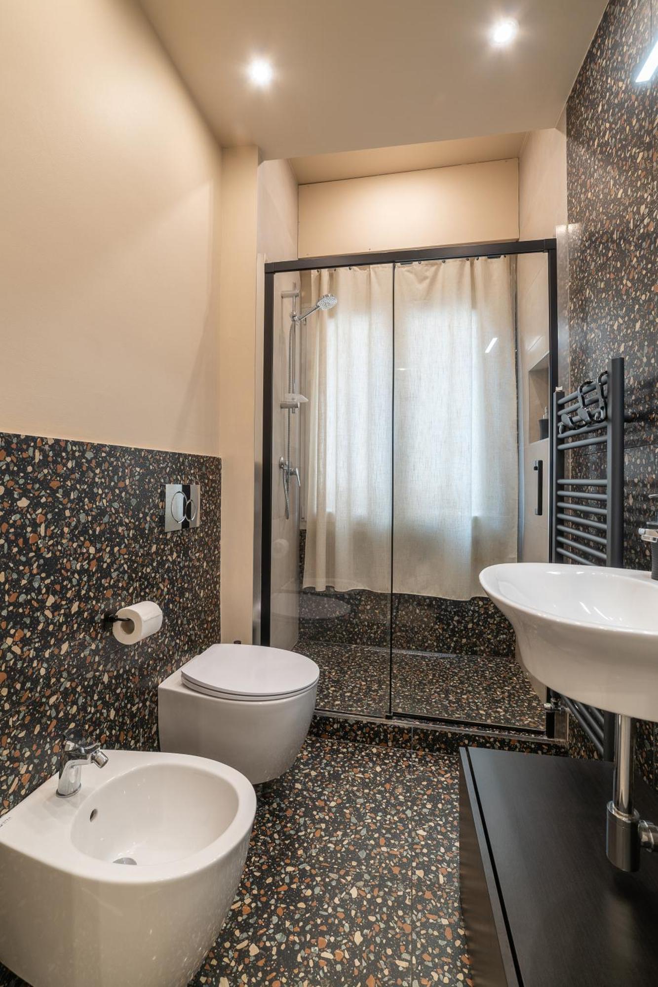 Casa Daura - Your Comfortable Apartment In Bologna - Parking Exterior photo