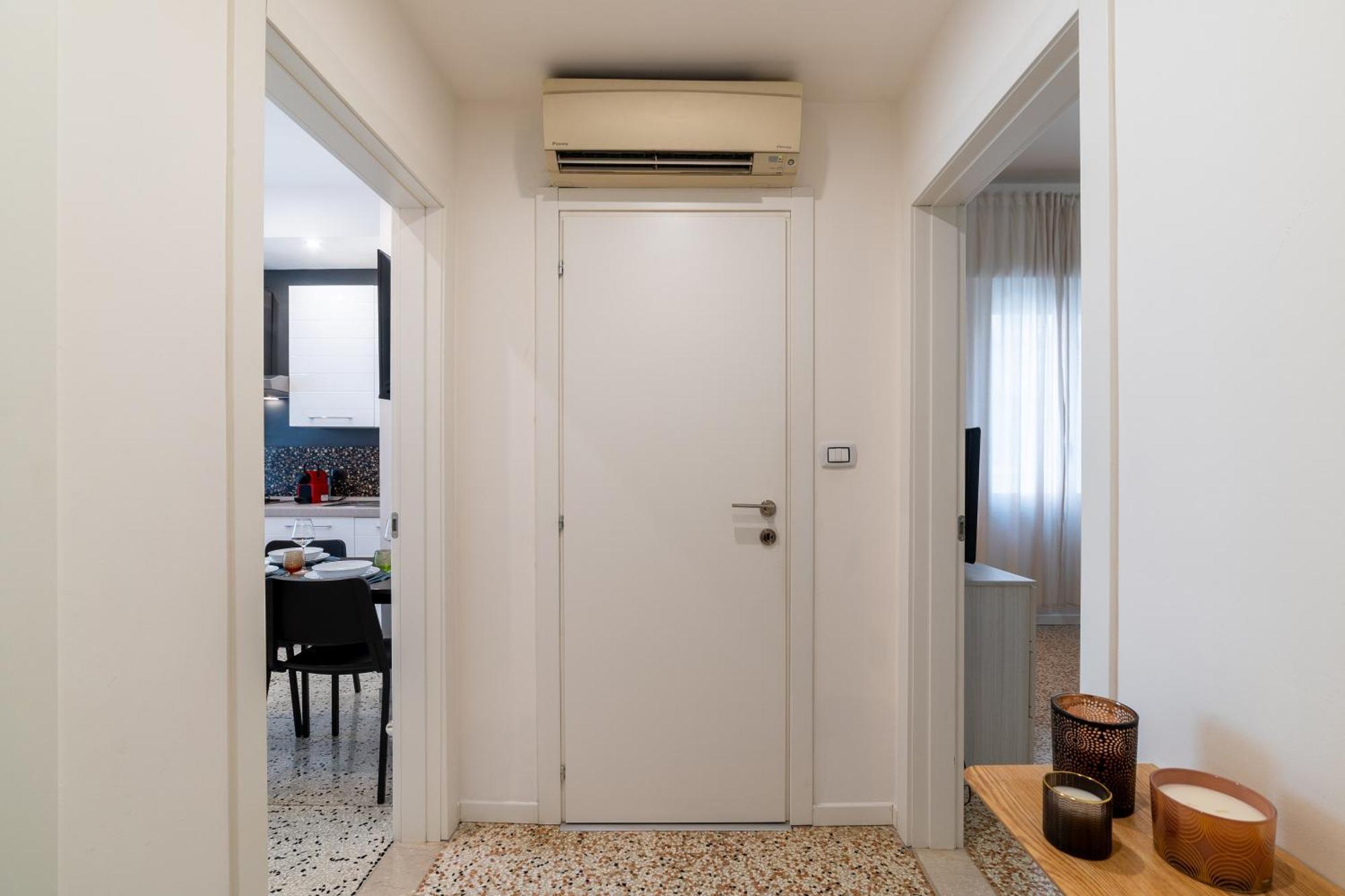 Casa Daura - Your Comfortable Apartment In Bologna - Parking Exterior photo
