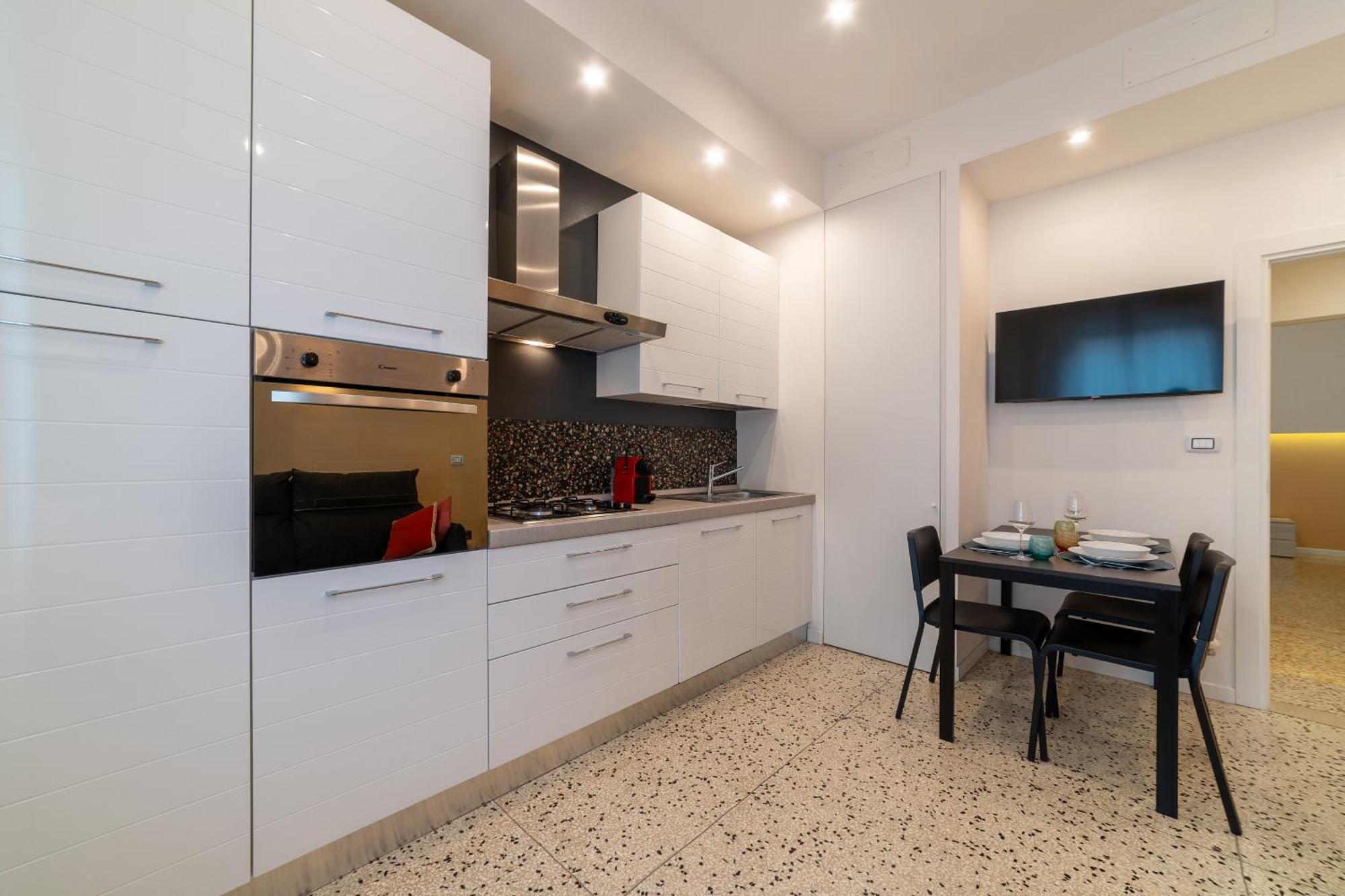 Casa Daura - Your Comfortable Apartment In Bologna - Parking Exterior photo