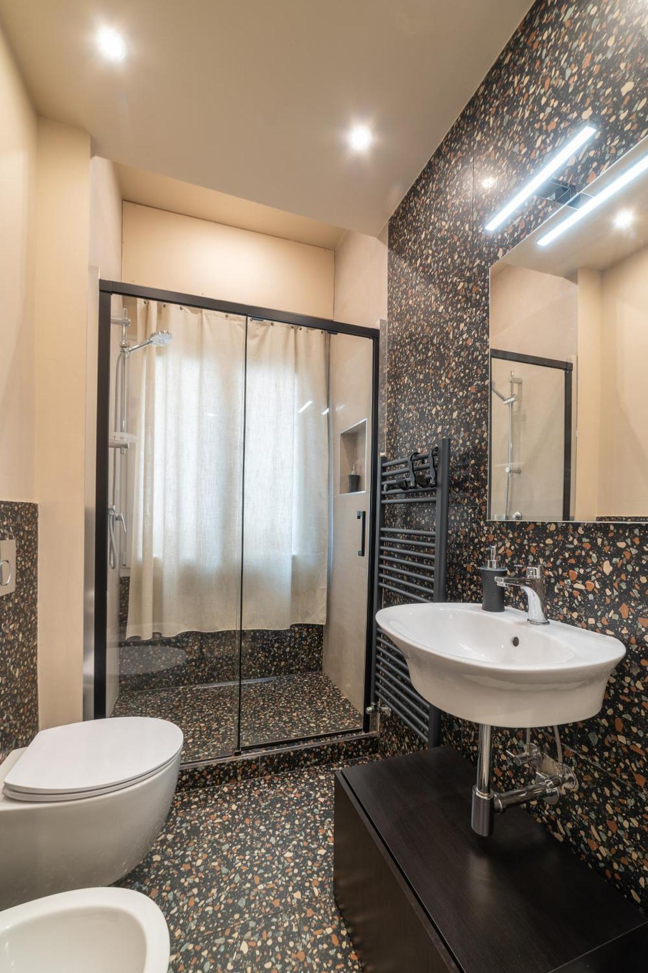 Casa Daura - Your Comfortable Apartment In Bologna - Parking Exterior photo