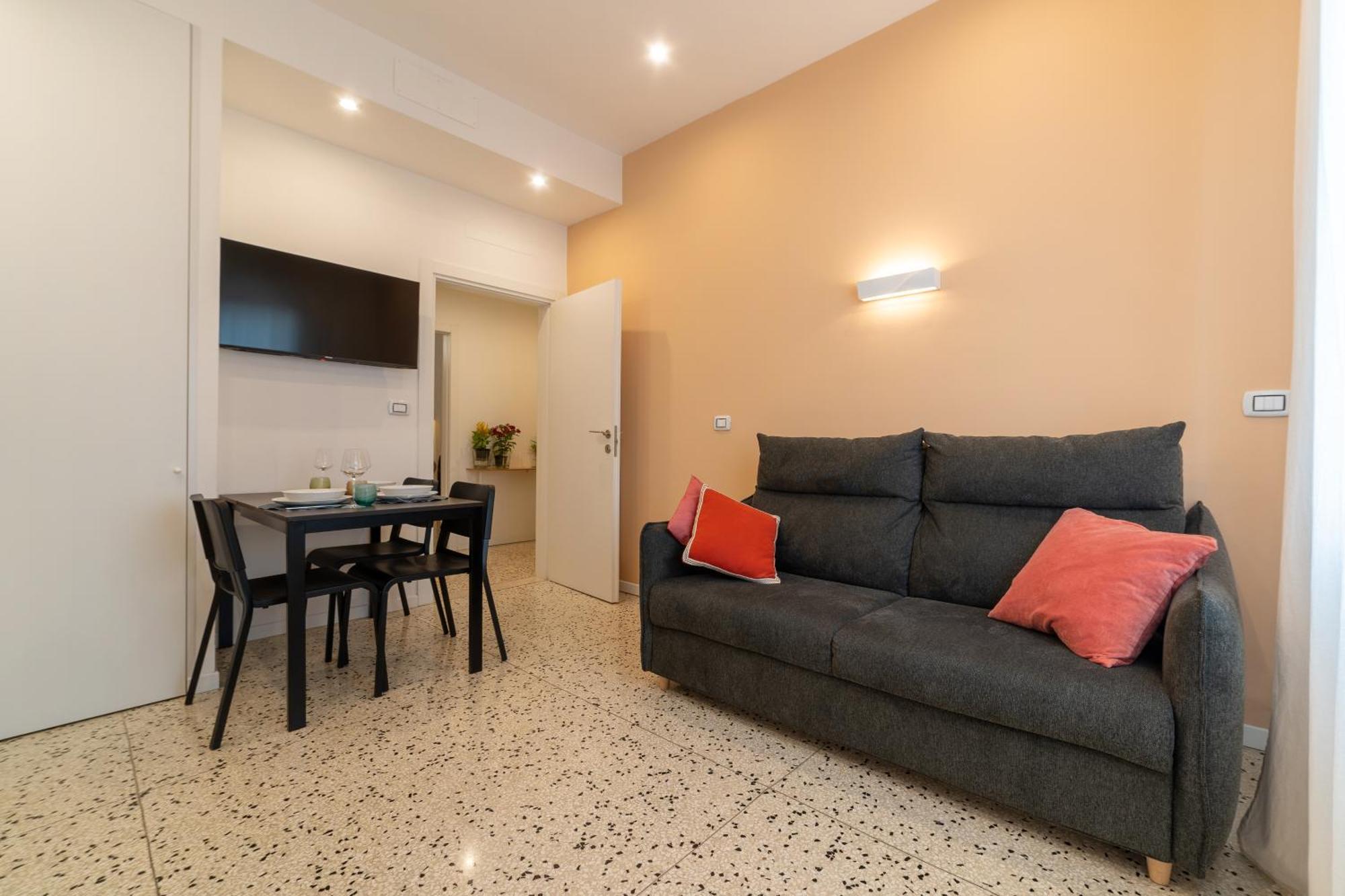 Casa Daura - Your Comfortable Apartment In Bologna - Parking Exterior photo